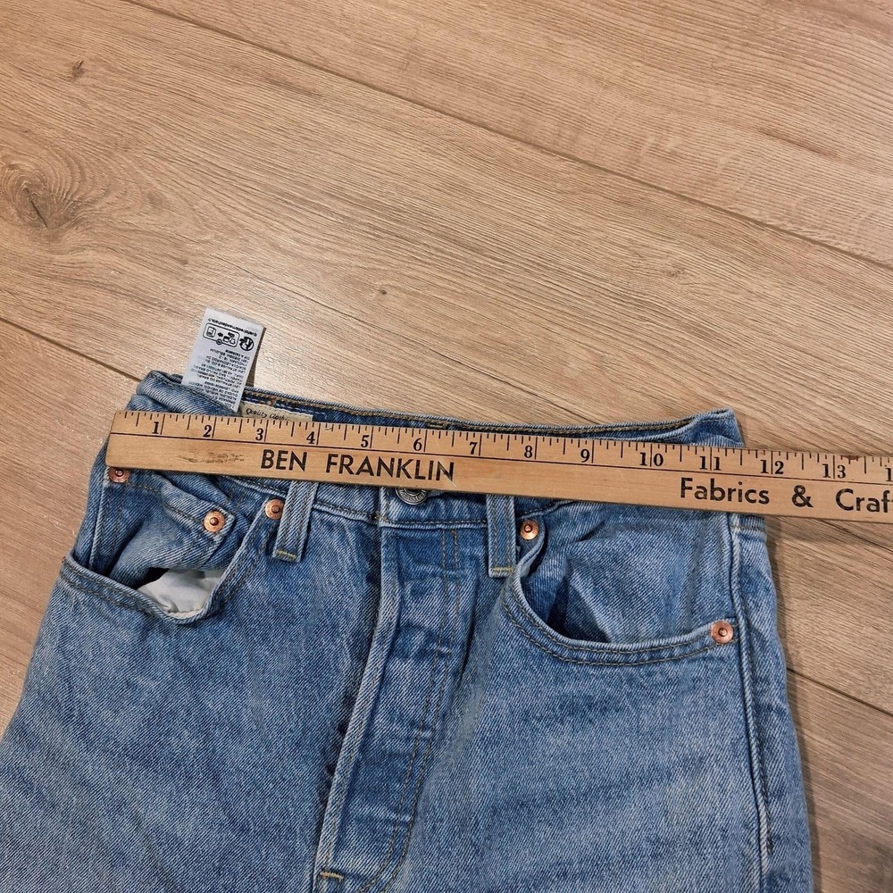 Levis Premium Ribcage Straight Jeans Womens 24x32 Light Wash High Rise Denim - Picture 8 of 12